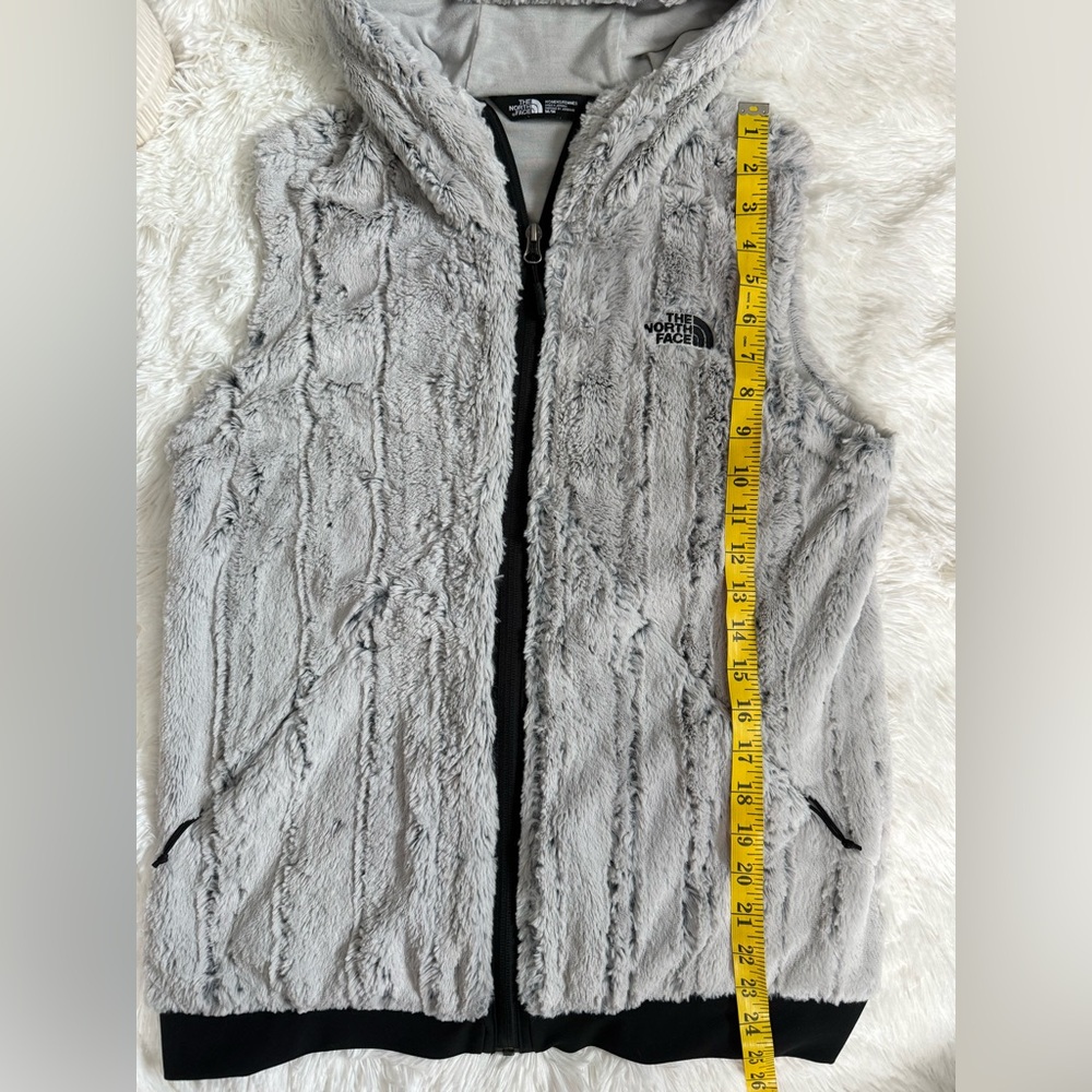 The North Face Gray Faux Fur Vest - Picture 4 of 8